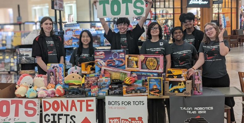 All the volunteers who helped with Bots for Tots!